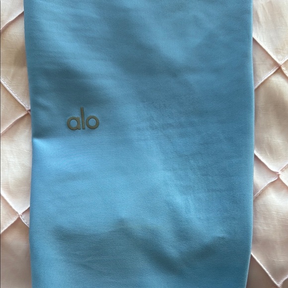 ALO yoga pants Size M - Picture 4 of 7